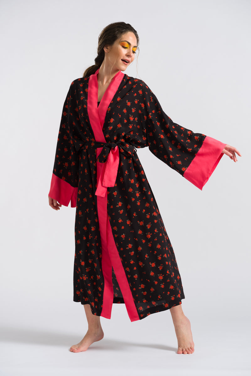 Kırmızı Çiçekli Siyah Kimono