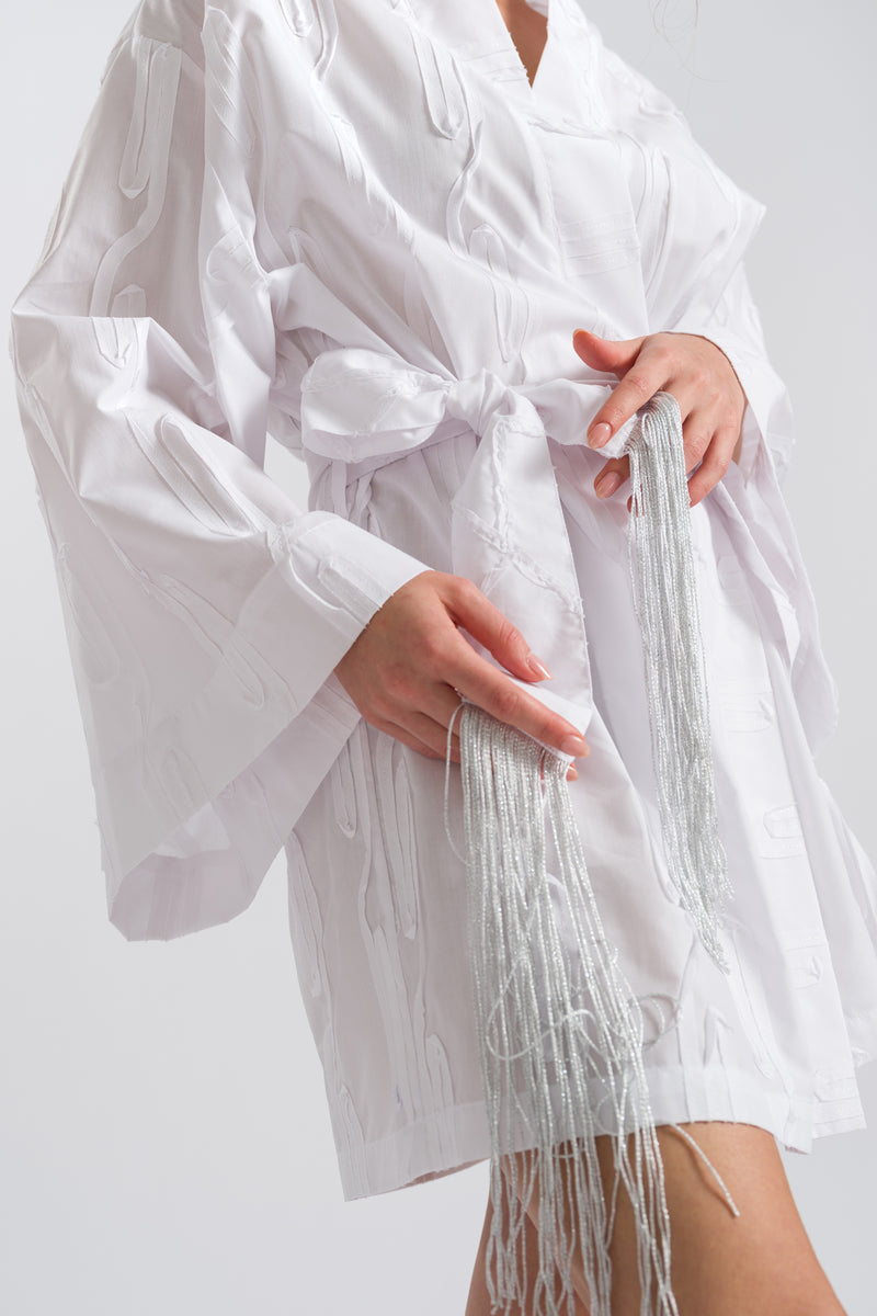 Beyaz Kabartmalı Kısa Kimono